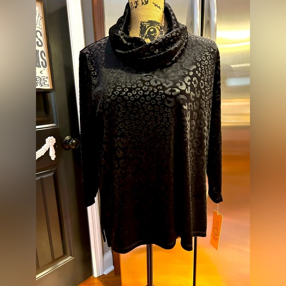 NWT Ruby Rd Black Velour Top Gorgeous Size PS - Picture 2 of 7